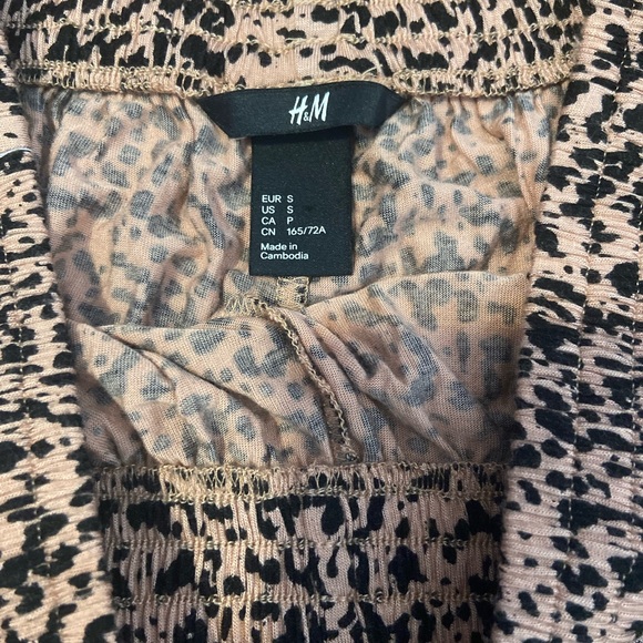 H&M Women’s Viscose Cheetah Print Pants - Picture 2 of 13